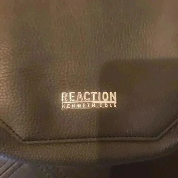 Kenneth Cole Reaction Black Crossbody Bag - Picture 3 of 12